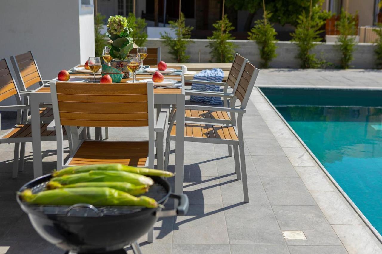 Villa Yria Coral Bay Esterno foto